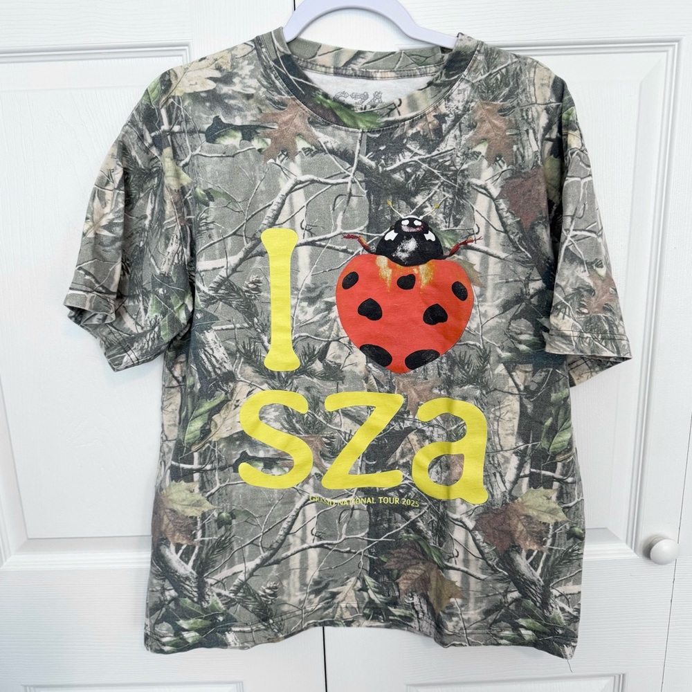 Camouflage 'I Love SZA' 2025 Grand National Tour T-Shirt Medium